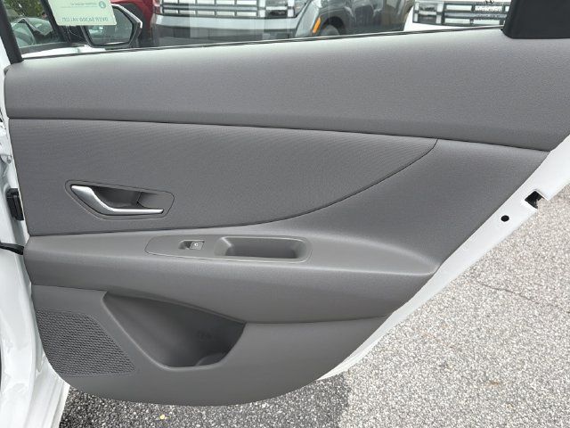 New 2026 Hyundai Elantra Hybrid FWD image 18