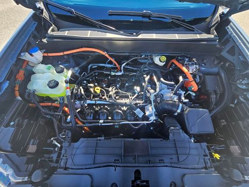 New 2025 Ford Maverick XLT image 28