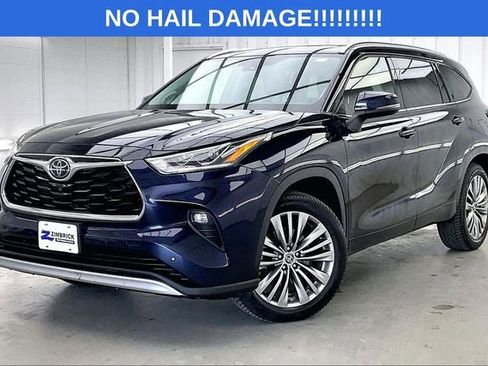 Used 2020 Toyota Highlander Platinum AWD/4WD image 2