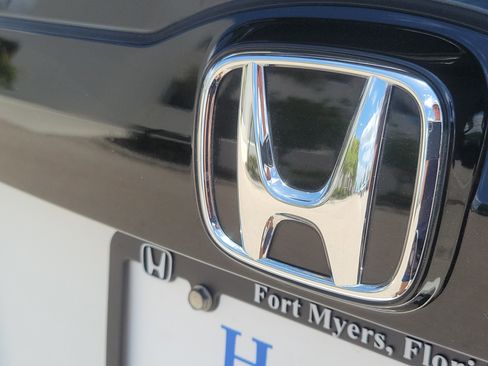 Used 2013 Honda Fit Sport image 8