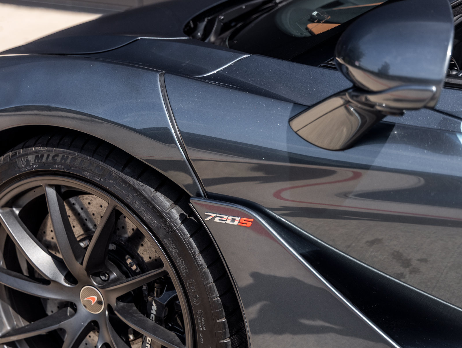 Used 2018 McLaren 720S RWD image 18