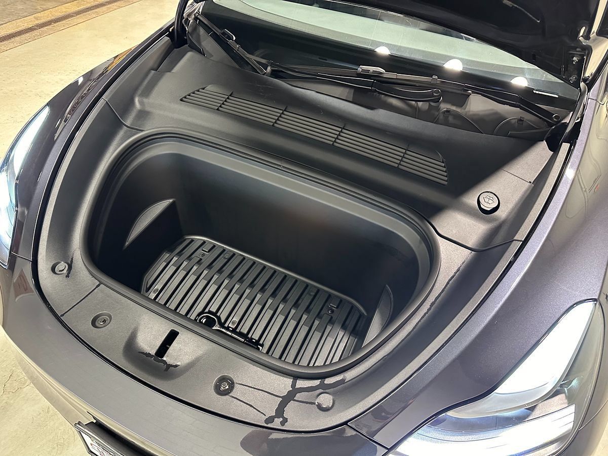 Used 2024 Tesla Model Y Long Range AWD/4WD image 4