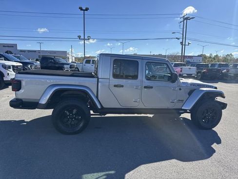 Used 2020 Jeep Gladiator Rubicon AWD/4WD image 5