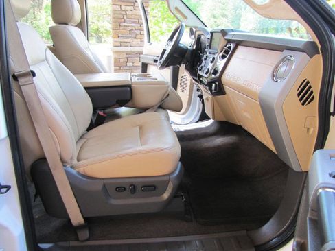 Used 2015 Ford F250 Lariat w/ Lariat Ultimate Package image 21