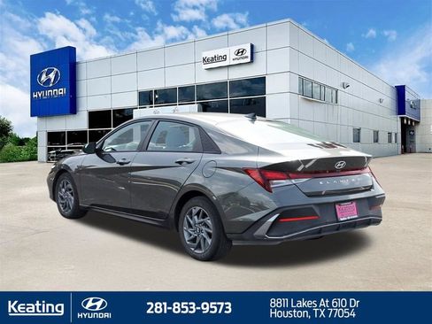 Certified 2024 Hyundai Elantra SEL FWD image 7