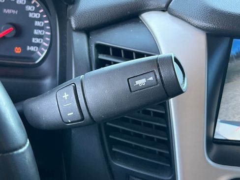 Used 2015 GMC Yukon SLE RWD image 24
