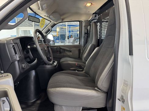 Used 2024 Chevrolet Express 2500 w/ Driver Convenience Package RWD image 7