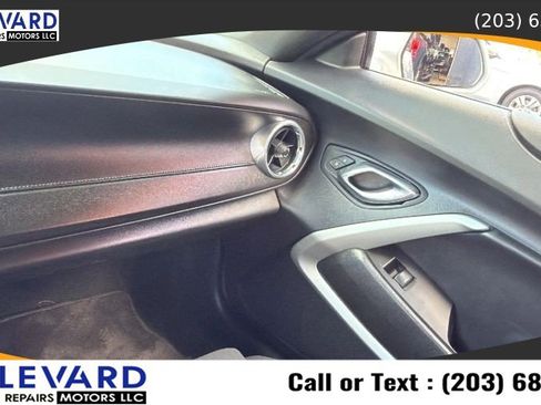 Used 2017 Chevrolet Camaro LT RWD image 9