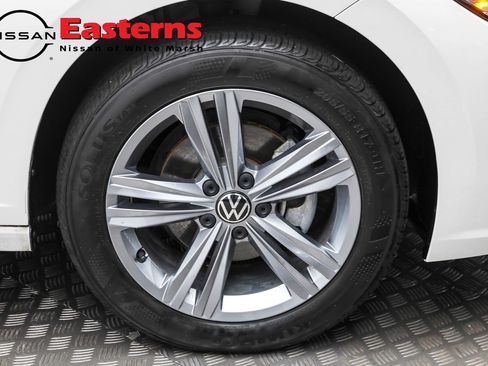 Used 2023 Volkswagen Jetta SE w/ Panoramic Sunroof Package image 53