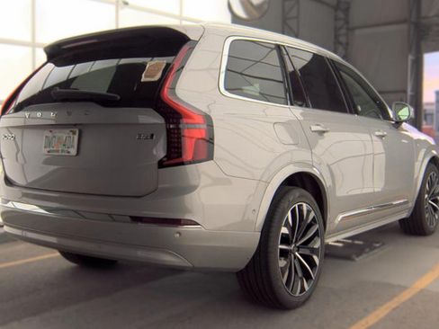 Used 2025 Volvo XC90 B6 Plus AWD/4WD image 8
