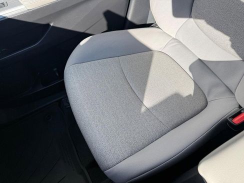 Used 2025 Toyota Sienna LE w/ LE Plus Package image 28