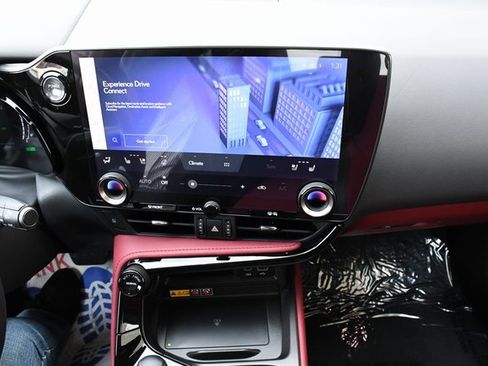 Used 2025 Lexus NX 350h AWD w/ Premium Package image 12