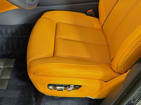 Certified 2025 Rolls-Royce Cullinan Black Badge w/ Leather Finishing Pack AWD/4WD image 19