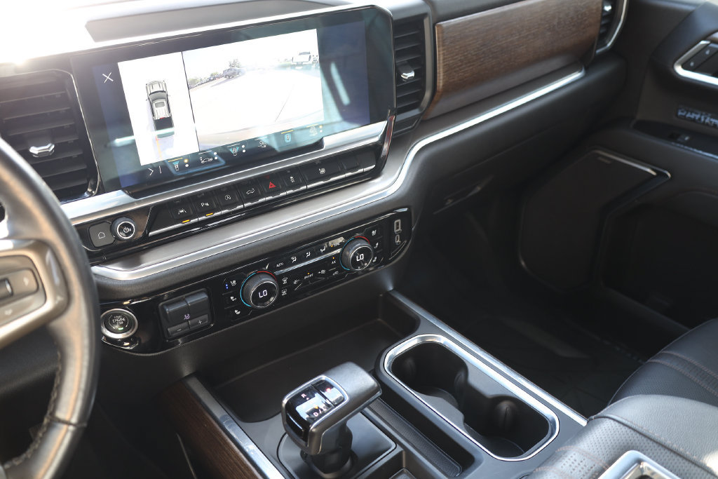 Used 2022 Chevrolet Silverado 1500 High Country w/ High Country Premium Package AWD/4WD image 15