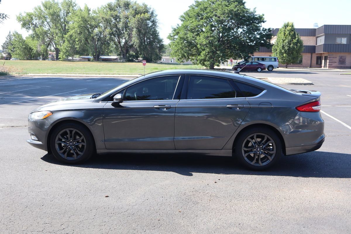 Used 2018 Ford Fusion SE w/ Equipment Group 201A FWD image 9