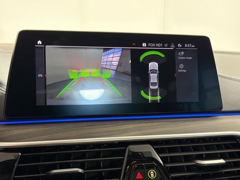 Used 2020 BMW M550i xDrive AWD/4WD image 25