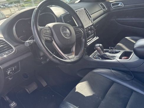 Used 2020 Jeep Grand Cherokee Altitude image 4