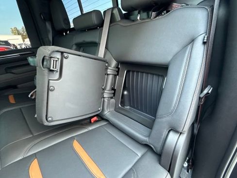 Used 2024 GMC Sierra 2500 AT4 w/ AT4 Premium Plus Package AWD/4WD image 18