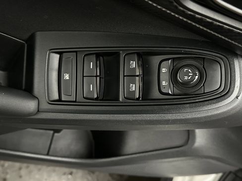 Used 2023 Subaru Crosstrek 2.0i image 17