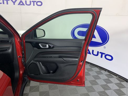Used 2025 Jeep Compass Trailhawk AWD/4WD image 35