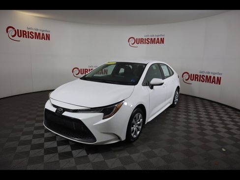 Used 2022 Toyota Corolla LE FWD image 3