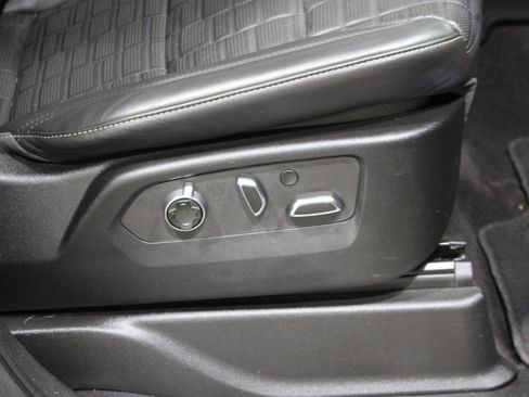 Used 2022 Cadillac Escalade ESV Sport Platinum AWD/4WD image 31