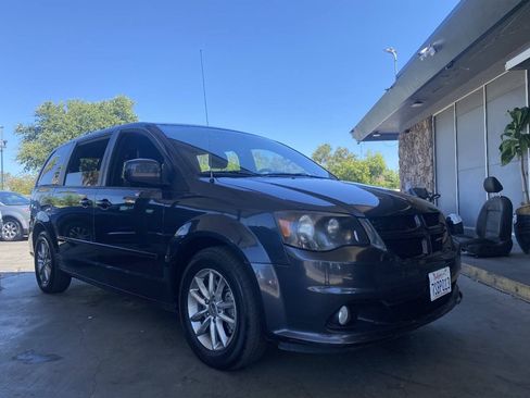 Used 2014 Dodge Grand Caravan R/T w/ Driver Convenience Group FWD image 4