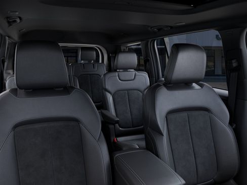 New 2025 Jeep Grand Cherokee L Altitude AWD/4WD image 48
