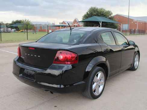 Used 2011 Dodge Avenger Lux FWD image 11