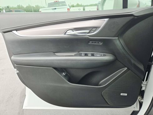 Used 2018 Cadillac XT5 Luxury w/ Driver Awareness Package AWD/4WD image 36