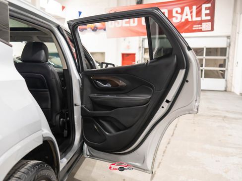 Used 2019 GMC Terrain Denali w/ Advanced Safety Package image 46