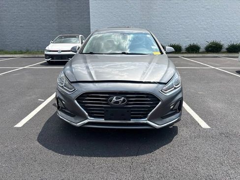 Used 2019 Hyundai Sonata SE FWD image 2