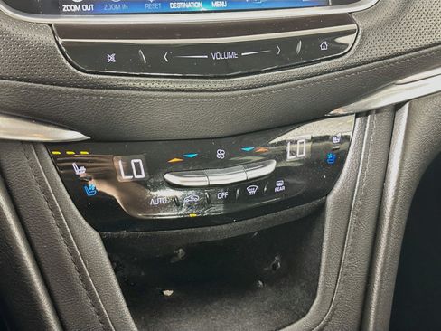 Used 2019 Cadillac XT5 Premium Luxury FWD image 23