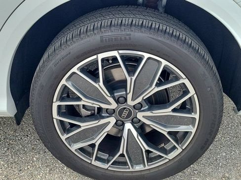 Certified 2025 Audi Q5 Premium w/ Premium Plus AWD/4WD image 10