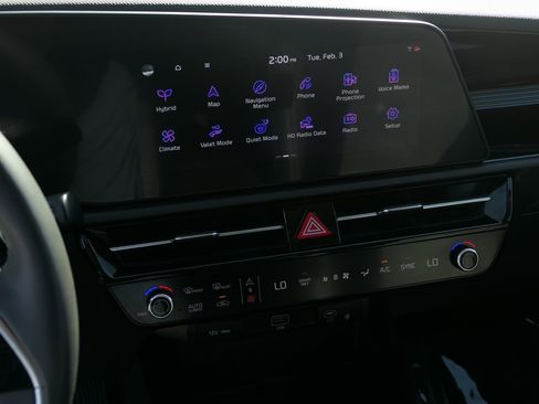 Used 2025 Kia Niro EX image 18