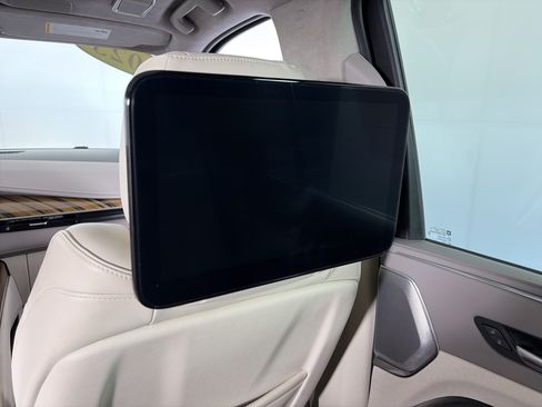 Used 2023 Cadillac Escalade ESV Premium Luxury Platinum w/ LPO, Radiant Package AWD/4WD image 21