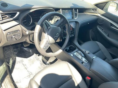 Used 2024 INFINITI QX50 Pure image 17