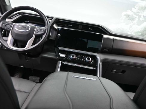 Used 2025 GMC Sierra 2500 Denali image 23