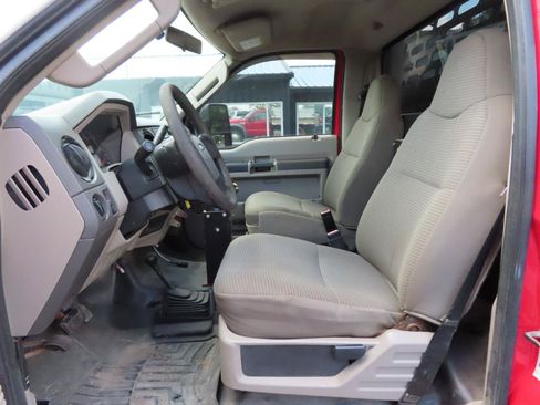 Used 2010 Ford F550 4x4 Regular Cab Super Duty image 29