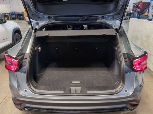 Used 2025 Chevrolet Trax RS w/ Driver Confidence Package image 24