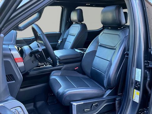 Used 2025 Ford F150 Raptor AWD/4WD image 8