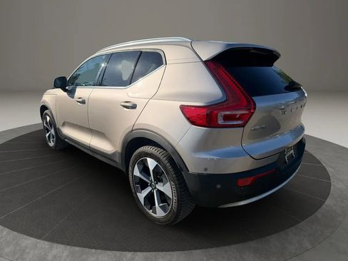 Used 2024 Volvo XC40 B5 Plus AWD/4WD image 7