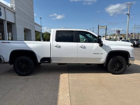 Used 2025 Chevrolet Silverado 3500 LT AWD/4WD image 8