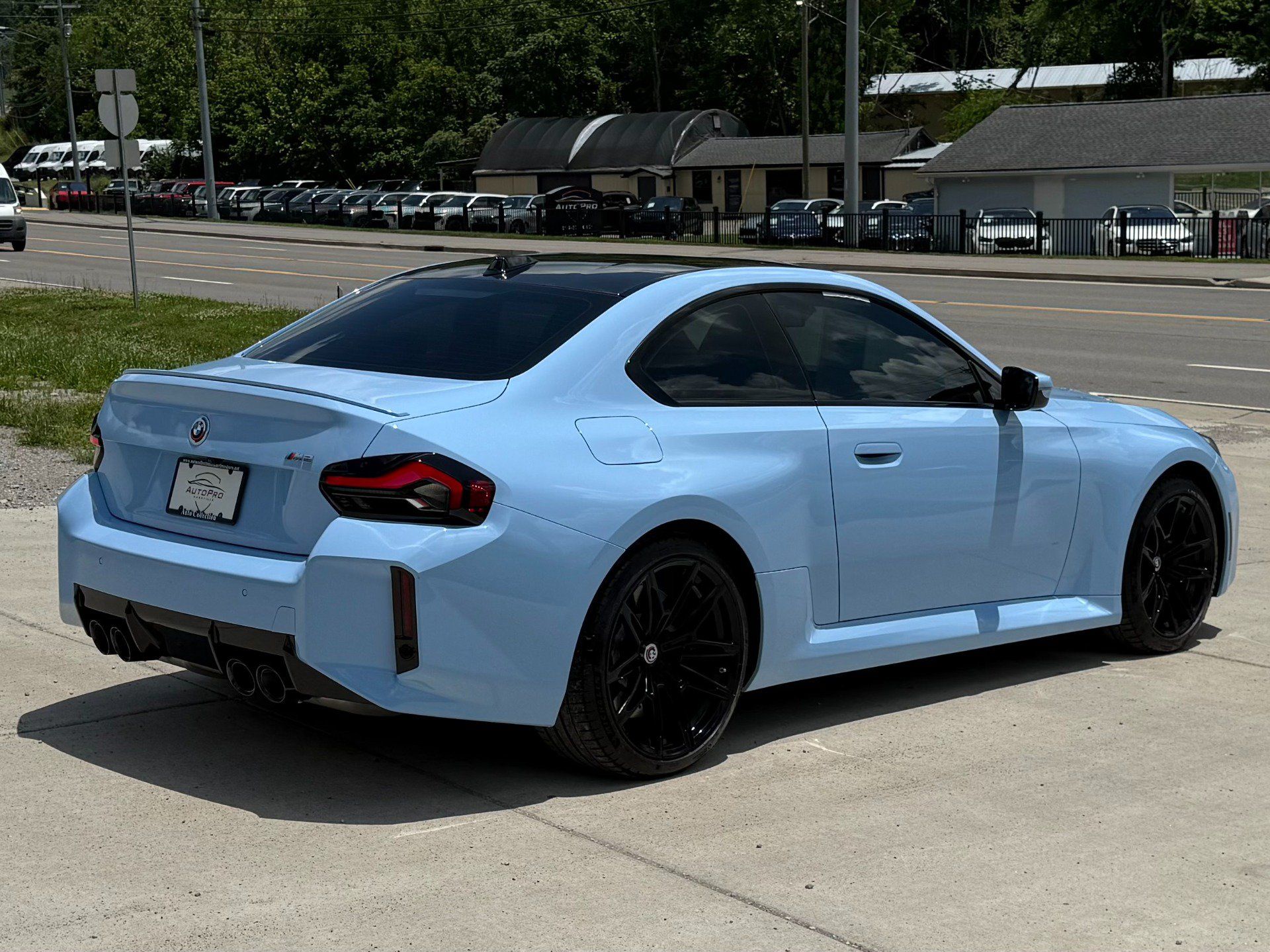 Used 2023 BMW M2 w/ Lighting Package RWD image 3