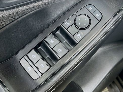 Used 2022 Nissan Rogue SV image 30