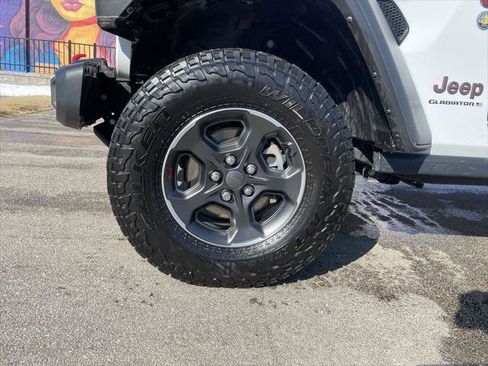 Certified 2023 Jeep Gladiator Rubicon w/ Cold Weather Group image 9