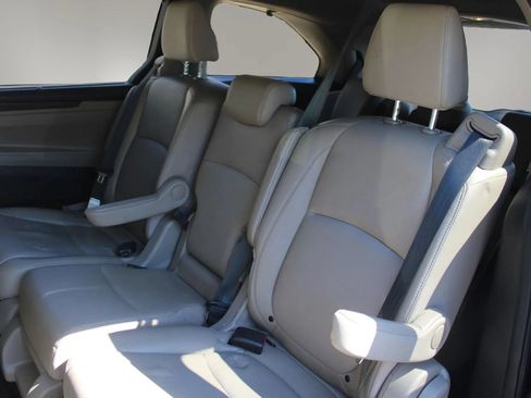 Used 2019 Honda Odyssey EX-L image 17