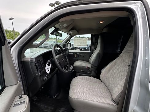 New 2026 GMC Savana 2500 Extended w/ Driver Convenience Package RWD image 12