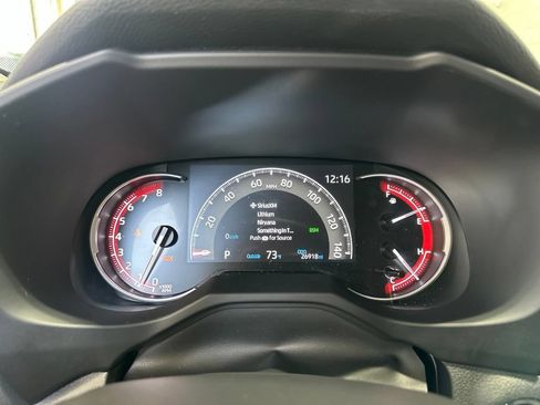 Used 2025 Toyota RAV4 XLE AWD/4WD image 2