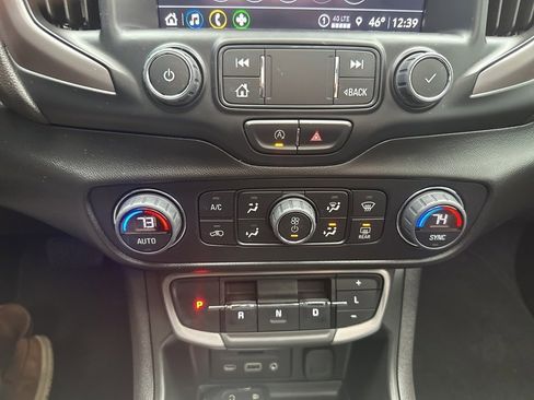 Used 2022 GMC Terrain AT4 image 27